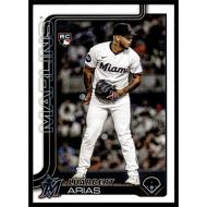 2025 Topps Update #US53 Luarbert Arias