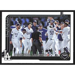 2025 Topps #302 Los Angeles Dodgers Team Card