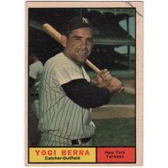 1961 Topps #425 Yogi Berra